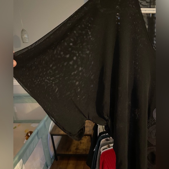 BLACK LILIBLEU SHEER SHORT SLEEVE WITH MAT SEQUENCE FRONT - Picture 4 of 6